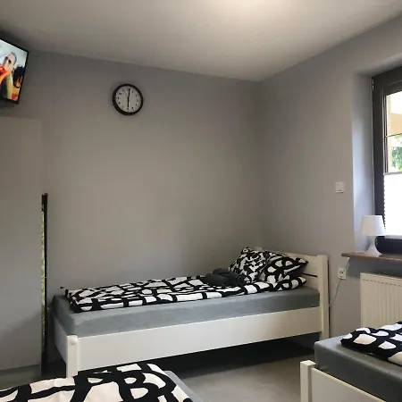 Klimatyzowane Apartamenty I Pokoje Przy Targach Kielce Exterior photo