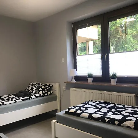 Klimatyzowane Apartamenty I Pokoje Przy Targach Kielce Exterior photo