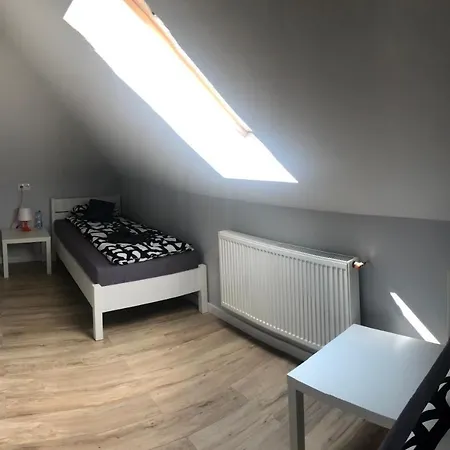 Klimatyzowane Apartamenty I Pokoje Przy Targach Kielce Exterior photo