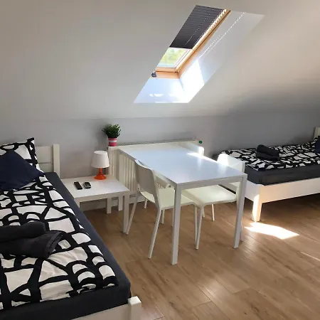 Klimatyzowane Apartamenty I Pokoje Przy Targach Kielce Exterior photo