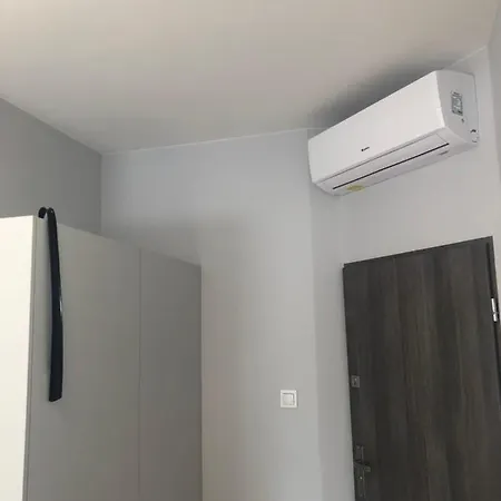 Klimatyzowane Apartamenty I Pokoje Przy Targach Kielce Exterior photo