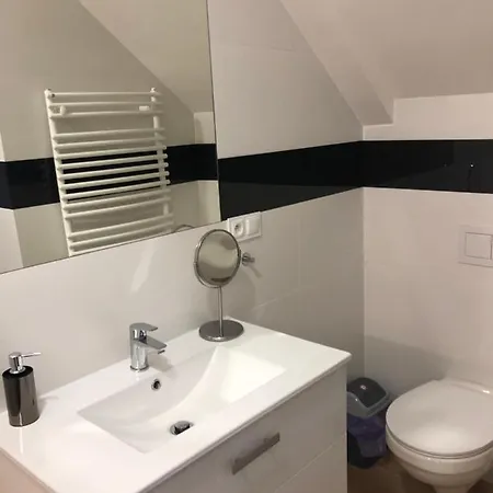Klimatyzowane Apartamenty I Pokoje Przy Targach Kielce Exterior photo