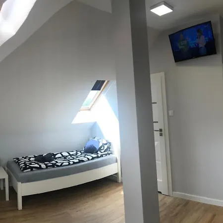 Klimatyzowane Apartamenty I Pokoje Przy Targach Kielce Exterior photo