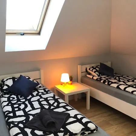 Klimatyzowane Apartamenty I Pokoje Przy Targach Kielce Exterior photo